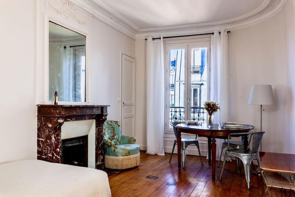 Charmant Appartement Au Coeur De Paris Exterior photo